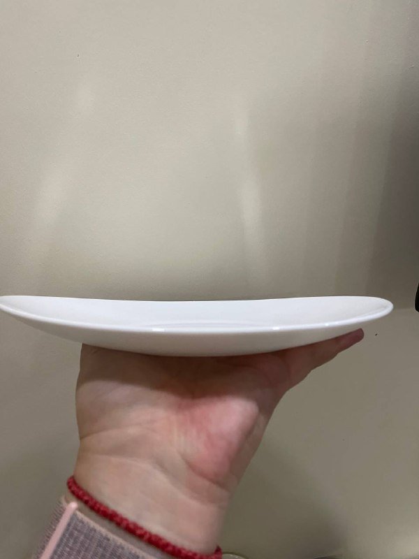 тарелки, пиалы, черпак, ложки, щетка для посуды, стаканы 8