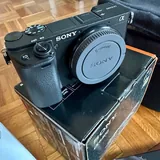 Камера Sony a6400, объектив Sigma 18-50mm f/2.8, карта памяти, сумка 1