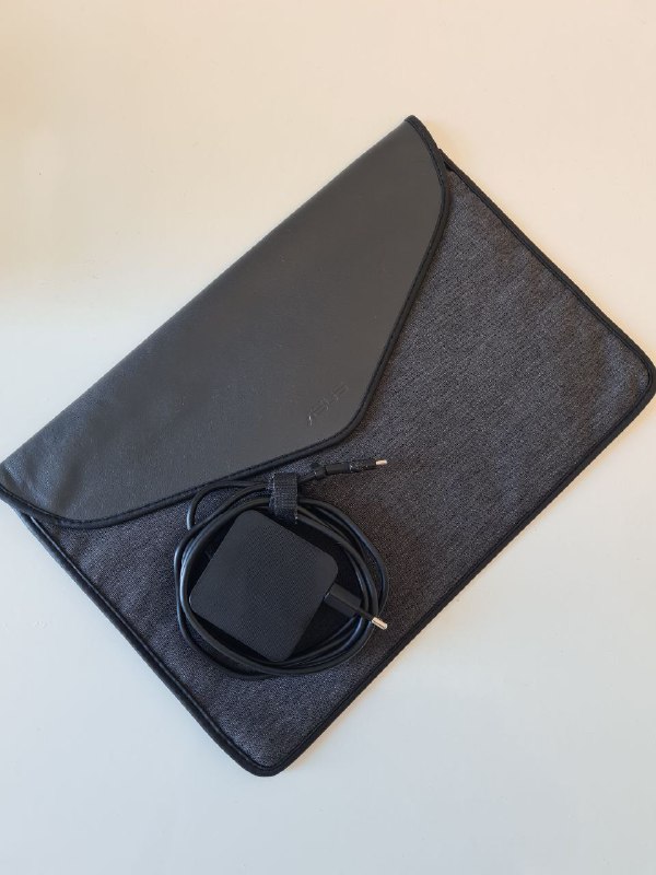 Ноутбук ASUS ZenBook Intel i5 8ГБ 238ГБ SSD 5