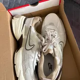 Nike V2K 1