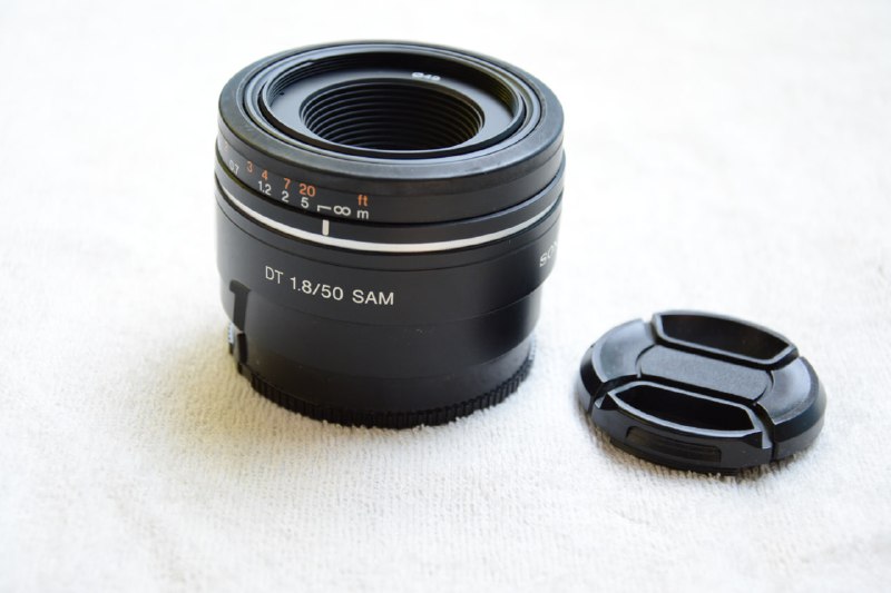 Портретный объектив Sony A mount 50 мм f1.8