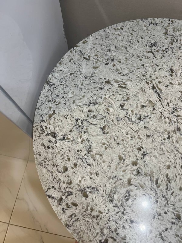 Круглый стол для работы и кухни 5