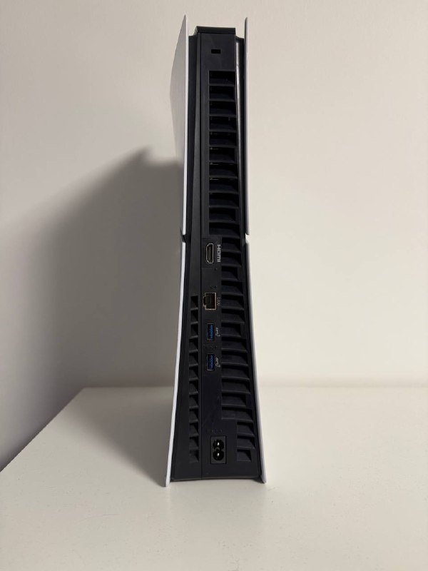 PlayStation 5 Slim Digital консоль и контроллер 2