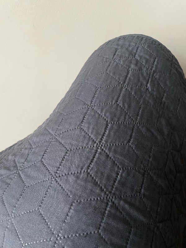 Гантели, витамин D, ножницы, кастрюля, подушка, покрывало, машинка для катышек, штопор 8