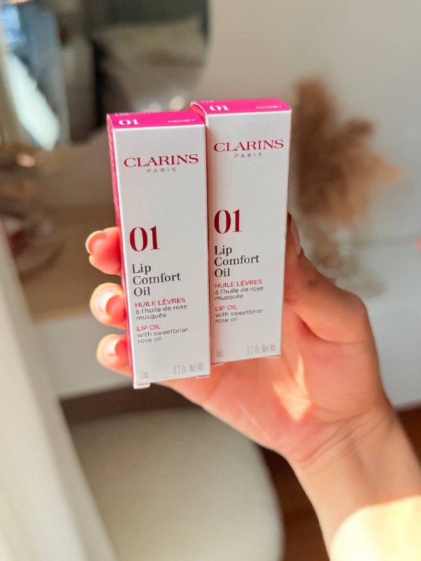 Clarins Lip Comfort Oil 01 honey с пробником парфюма 2