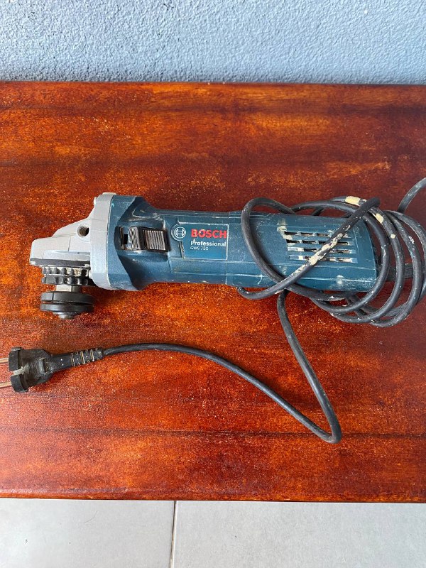 Болгарка Bosch GWS 750 с расходниками 3