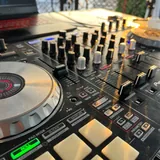 Профессиональный диджейский контроллер Pioneer DDJ-SX2 2