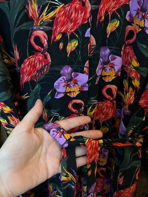 золотая сумка, кроссовки New balance, платье, топ, леопардовые штаны, леггинсы 5