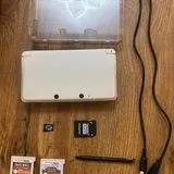Nintendo 3DS с картриджами Angry Birds и Mario & Sonic 1