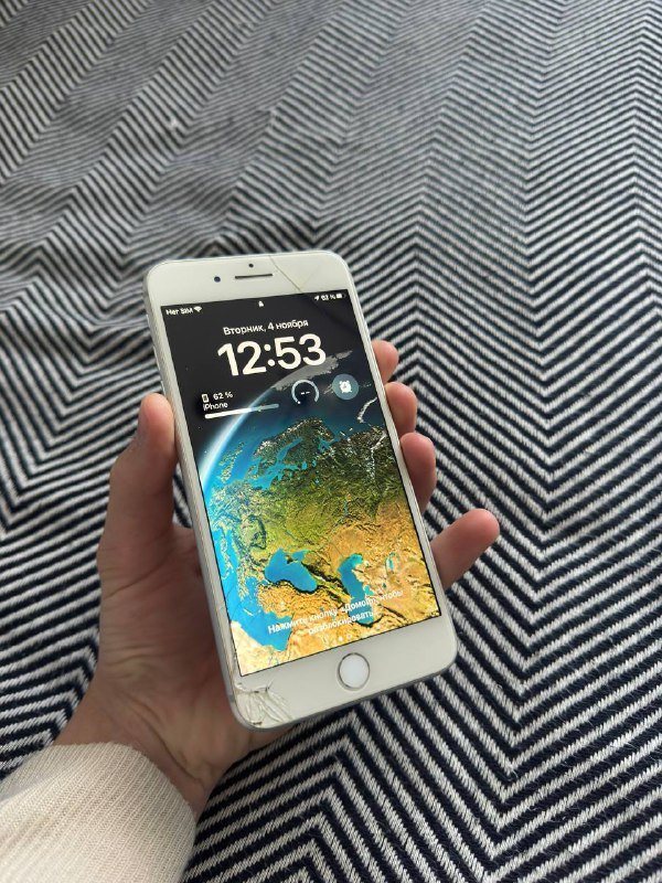 iPhone 8 Plus 64GB серебристый 3