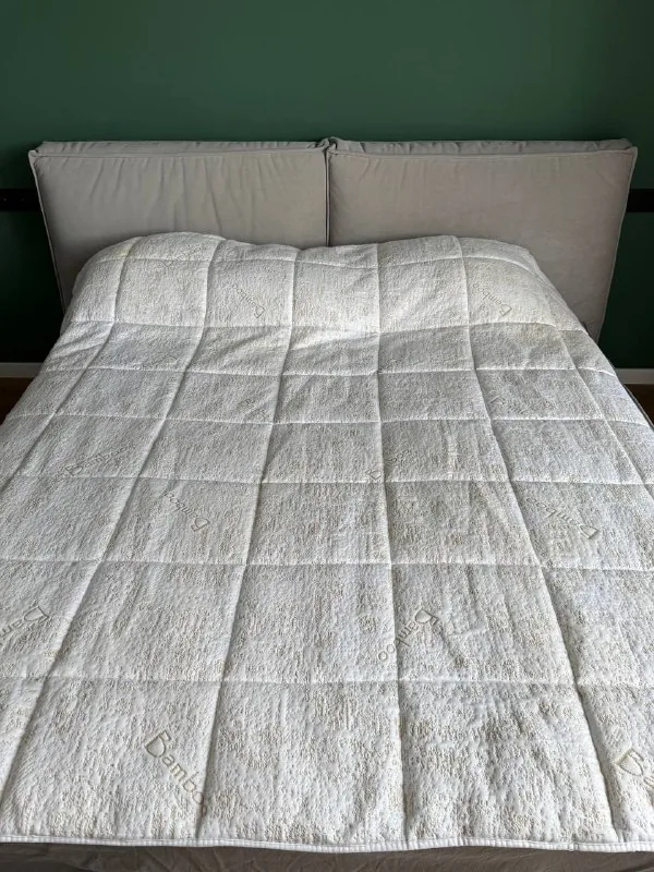 Monomo duvet, poker set, плойка для волос, ваза, дождевик, блендер, сумка, клавиатура, вентилятор 1