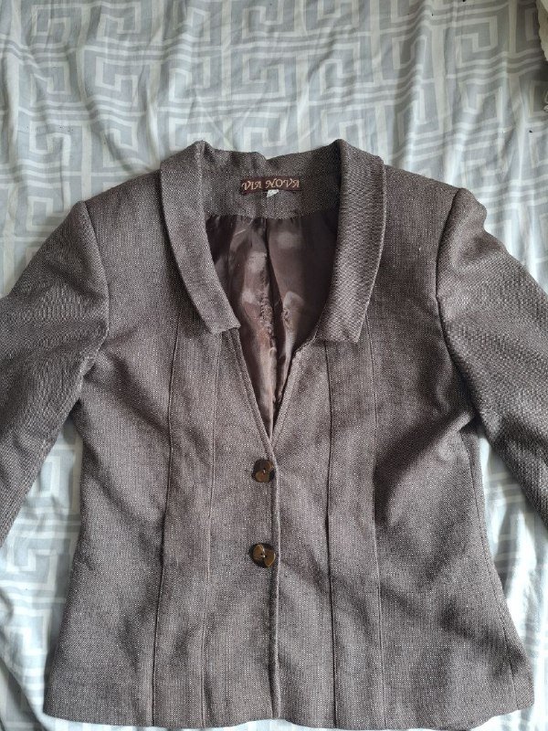 Коричневый деловой костюм фирмы Via Mova размер 38