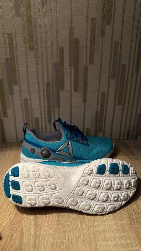 Обувь High hills и Кроссовки Reebok размер 35 4