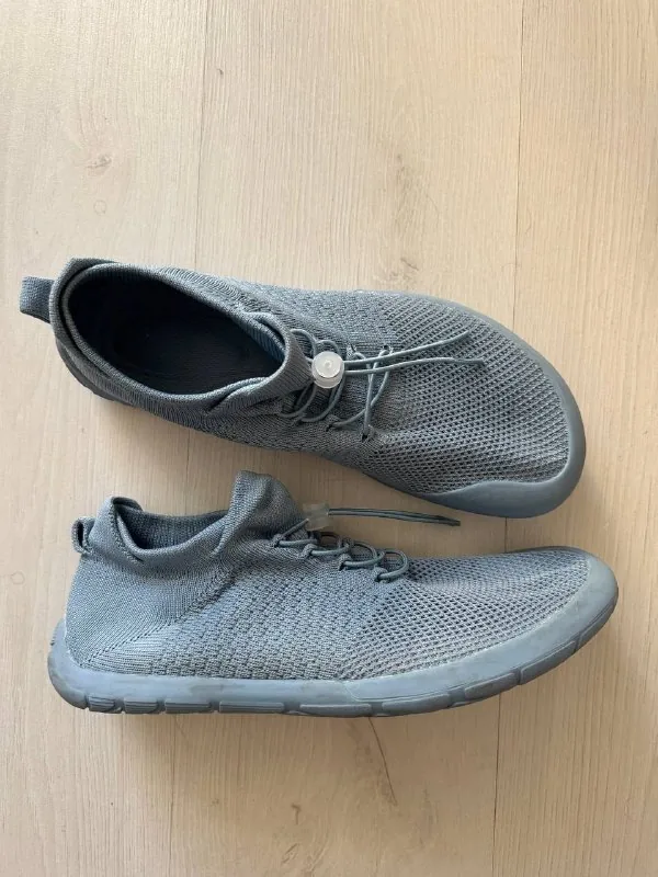 Breathable barefoot sneakers, size 43 1