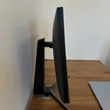 Монитор BenQ EW2880U, мышь Razer Pro Click, фонарь JYSK DANI 54, торшер JYSK 3