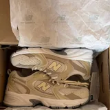 New Balance 530, сумочка Guess 3