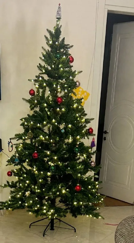 Искусственная ёлка с подсветкой