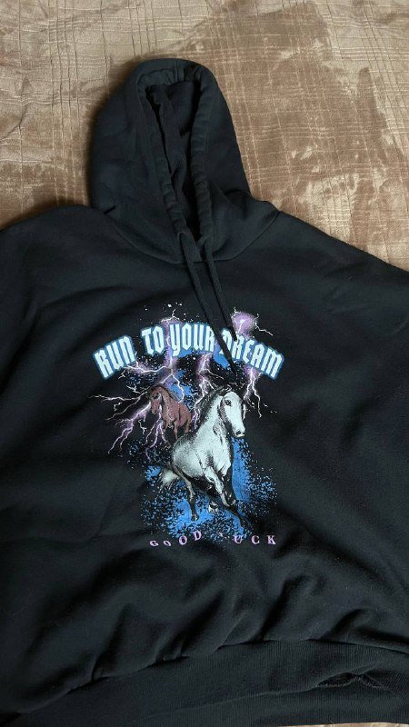 Джинсы, Черное длинное платье, Черное платье, Красное платье, Сумка бершка, Черная кофта, Худи 9