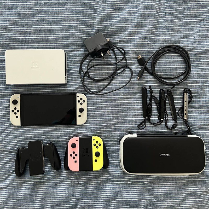 Nintendo Switch OLED, комплект с аксессуарами