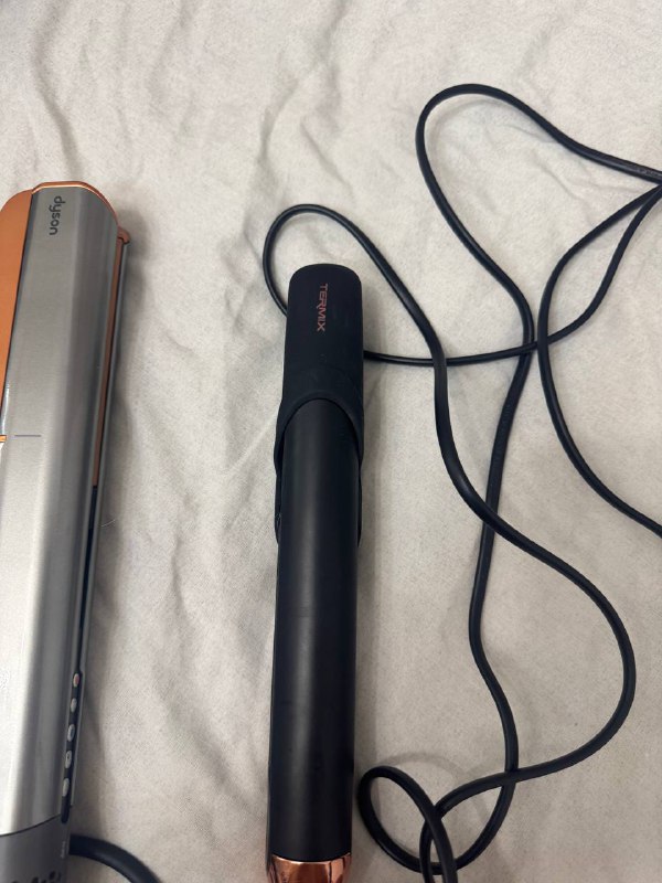 Компьютер, планшет Lenovo, утюжок Dyson 9