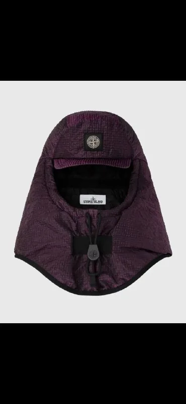 Фиолетовая шапка-капор Stone Island 1
