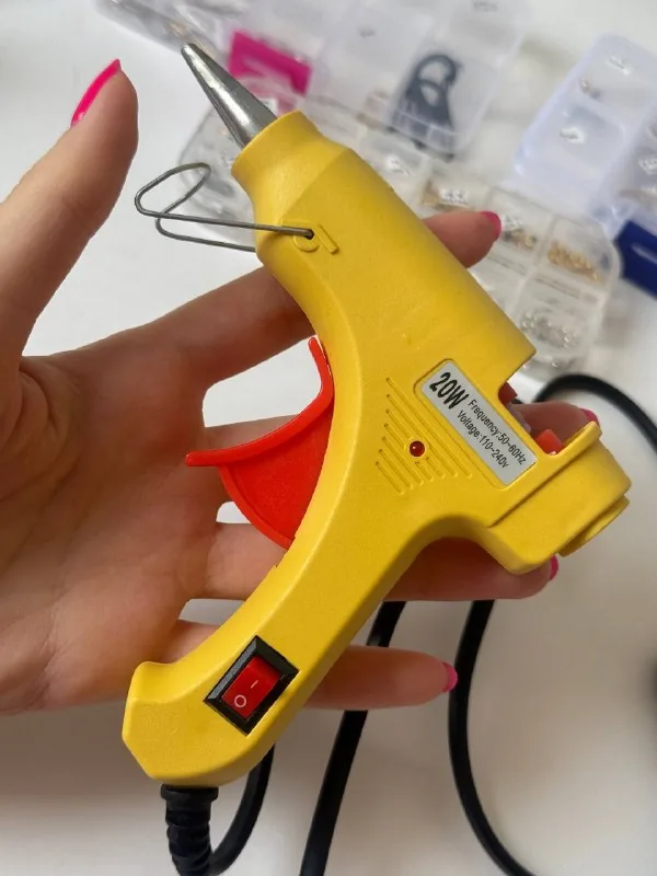 Glue gun 1