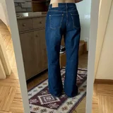 Темно-синие джинсы Zara 5