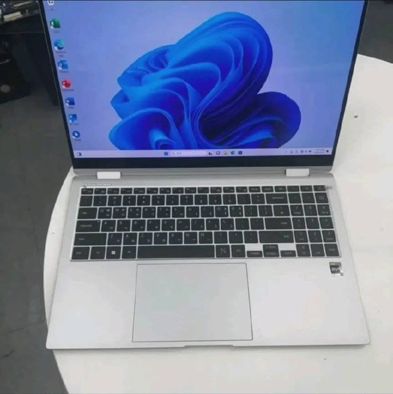 Samsung Galaxy Book 2 Pro 360 ноутбук планшет i7 Gen 12 16GB RAM 512 SSD