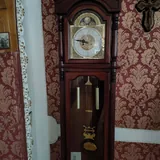 Часы, люстра, столик с зеркалом, шкаф, кровать, тумба, вазы, чашки 2