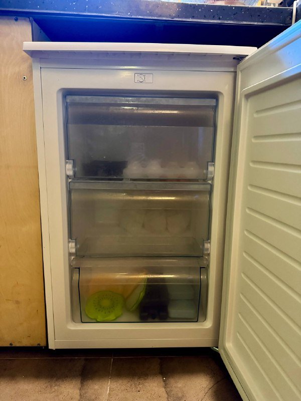 Компактная морозилка 85х54,5х54,5 2