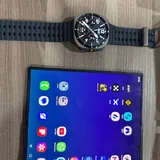 Samsung Z Fold 7, Galaxy Watch Ultra, чехол 3
