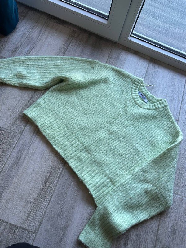 Розовый, зеленый и бежевый свитера размер М 3