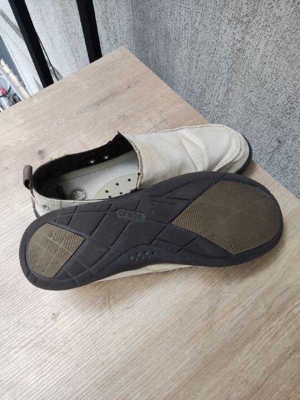 Мужские ботинки лоферы Crocs Men's Walu Slip-on khaki/espresso 3