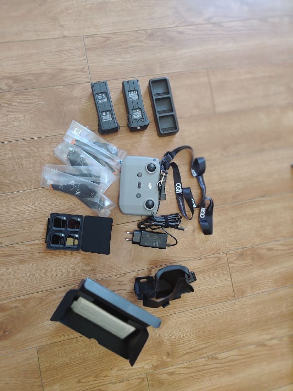 DJI FLY MORE COMBO for Mavic 3, batteries, controller 2