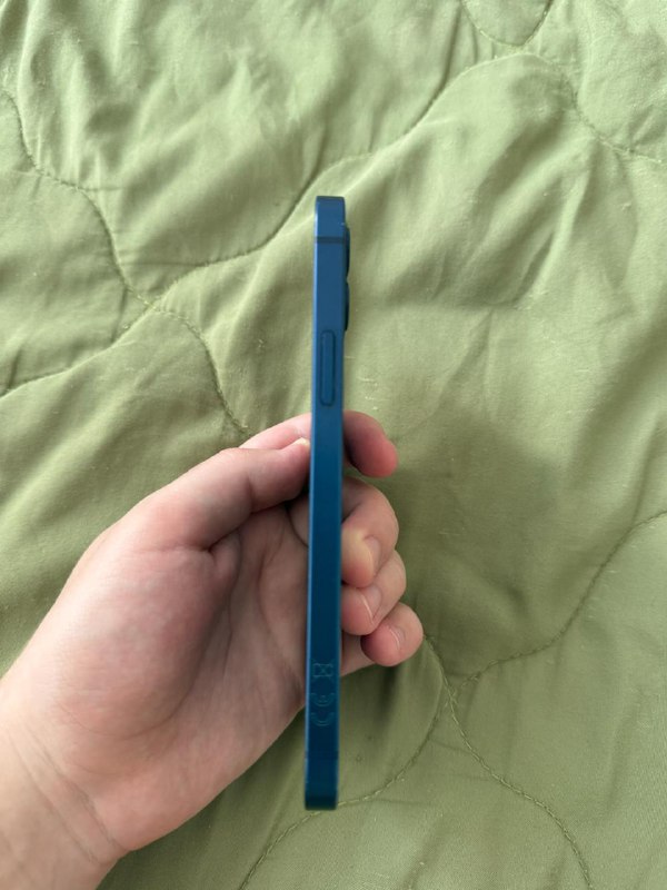 Продам iPhone 12 4