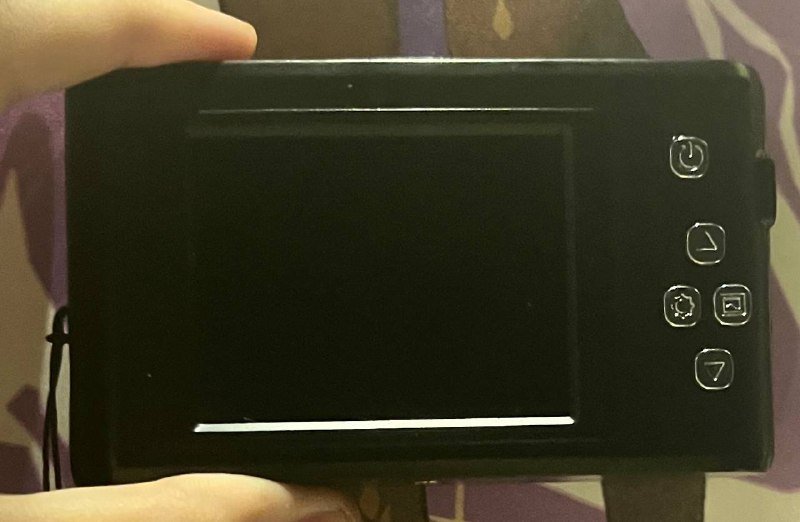 цифровая фотокамера с треснувшей матрицей 3