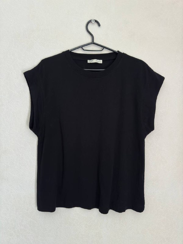 боди, клатч Zara, юбка мини, футболка, жилет, юбка черная 4