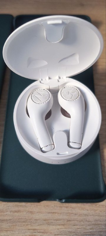 Телефон Motorola edge 50, беспроводные наушники Motorola bud's 5