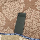Samsung Galaxy Flip 4 4