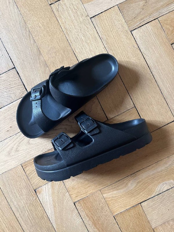 платье красное р-р s, новый черный купальник, спортивный купальник, резиновые тапочки, боди, белое платье, винтажная джинсовая юбка 5