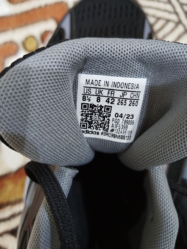 Adidas кроссовки 2