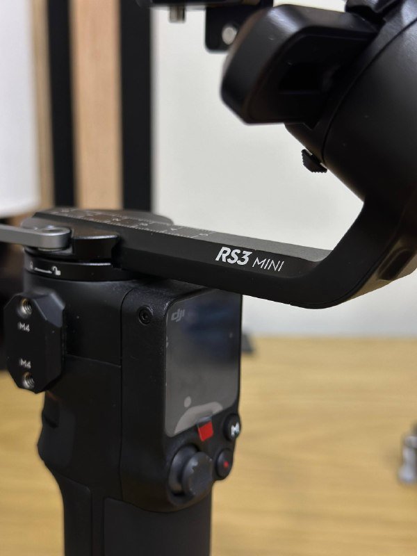 Камера Sony ZV-E10, объектив Sigma 16mm, стабилизатор DJI RS 3 Mini 4