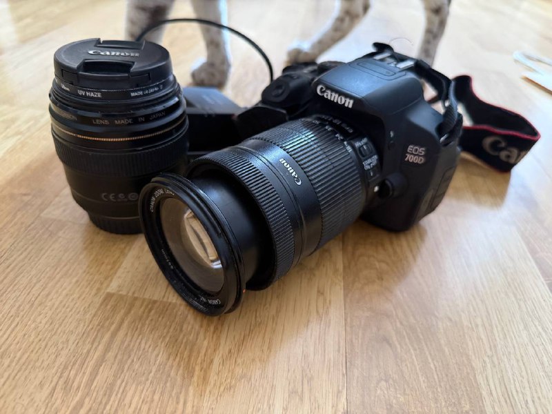 Зеркалка Canon 700d с объективом 18-135 2