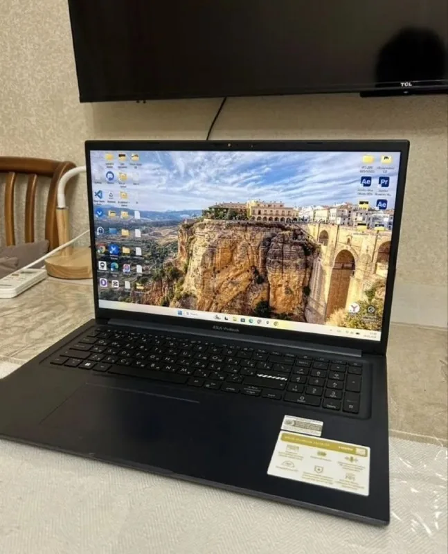 ASUS VivoBook X515EA ноутбук