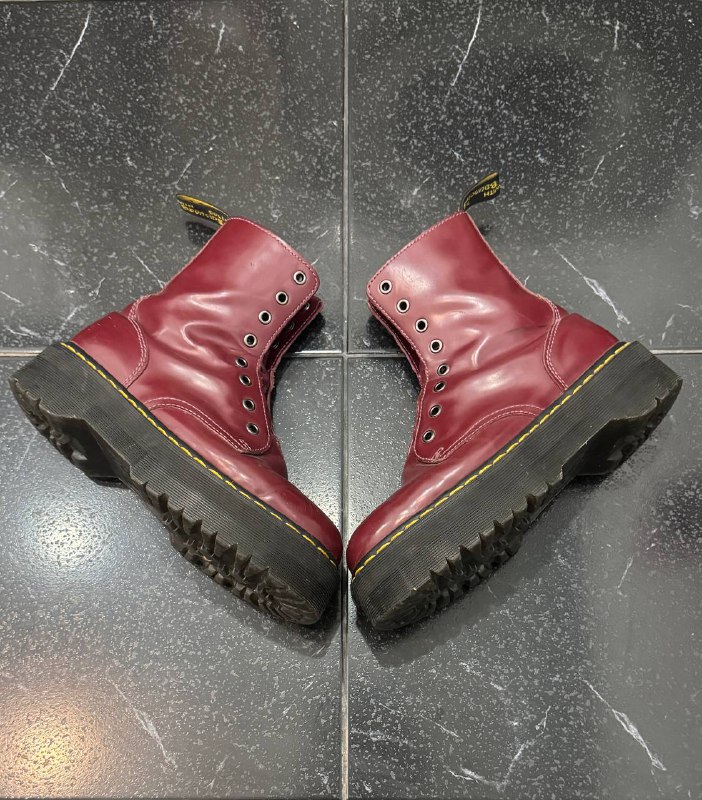 Ботинки Dr. Martines Cherry Red, размер 39 3