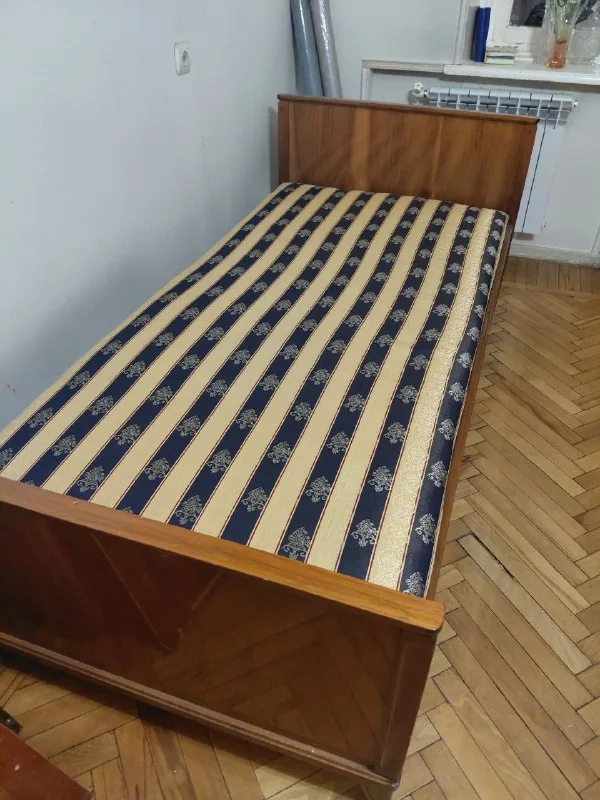 Кровати с матрасами, 2 шт 1
