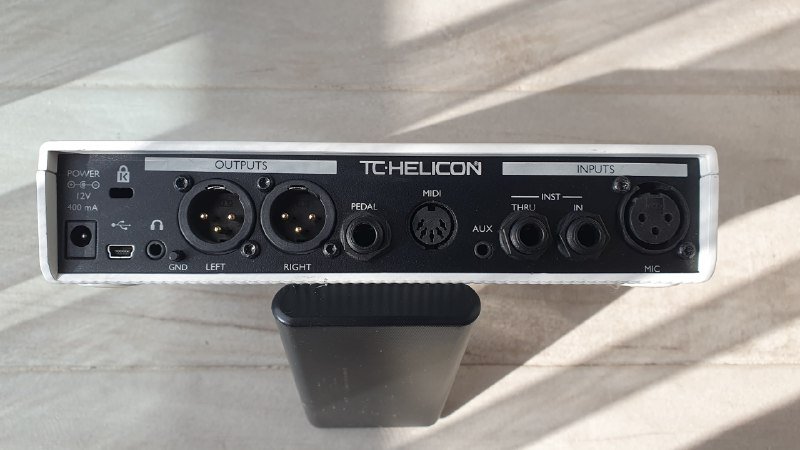 TC-Helicon VoiceLive Play GTX, MXL 440 микрофон