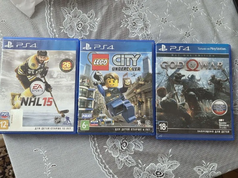 Игры для PS4, God of War, Lego City Undercover, NHL 15