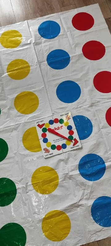 Напольная игра Твистер Twister