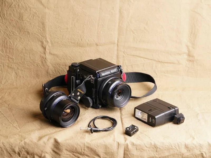 Фотоаппарат Mamiya RZ67 с двумя объективами